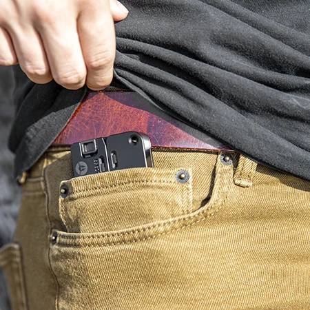 2-LifeCard-22WMR-JeanPocket.webp